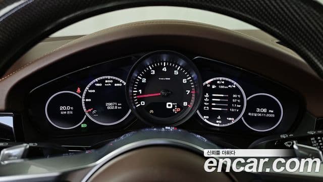Porsche Cayenne 2020 — ფოტო 8/20