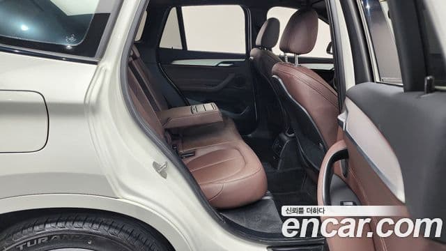 BMW X1 2022 — Şəkil 15/20