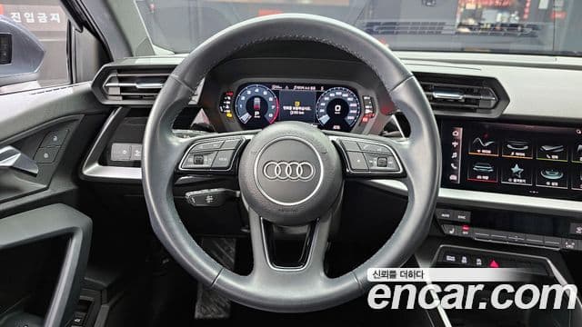 Audi A3 2023 — ფოტო 13/20