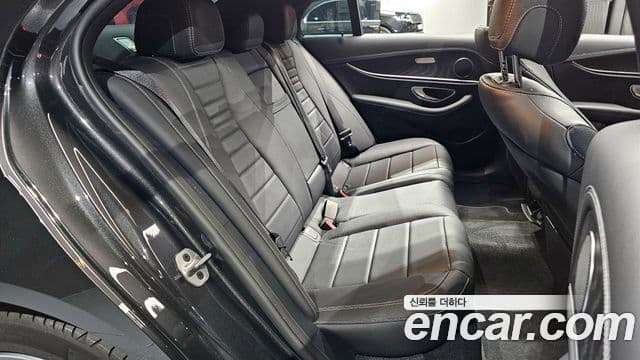 Mercedes-Benz E-Class 2022 — Şəkil 12/20