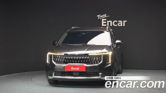 Kia Carnival 2023 — ფოტო 3/20