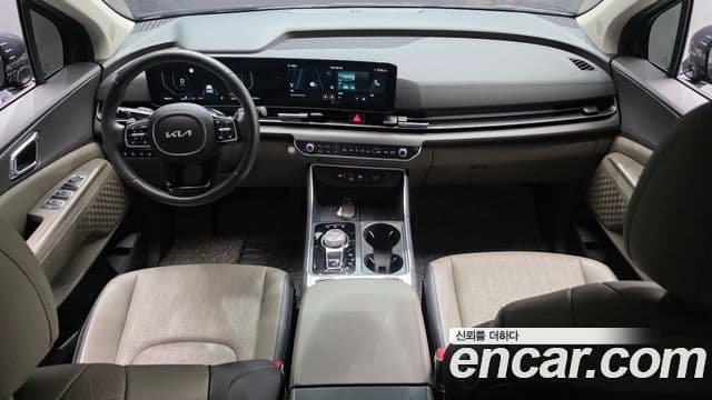 Kia Carnival 2023 — ფოტო 7/20