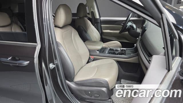 Kia Carnival 2023 — ფოტო 10/20