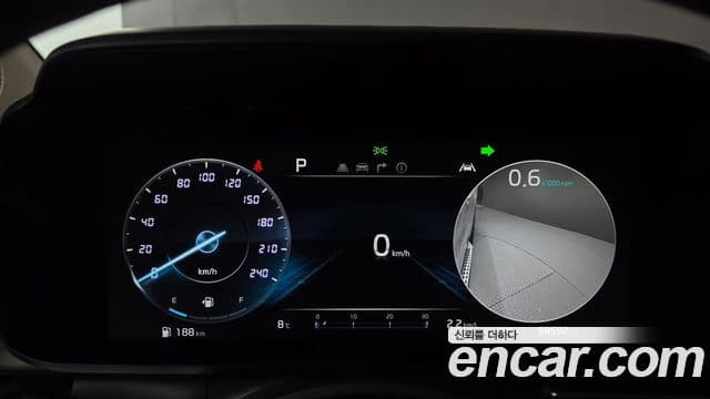 Kia Carnival 2023 — Фото 8/20