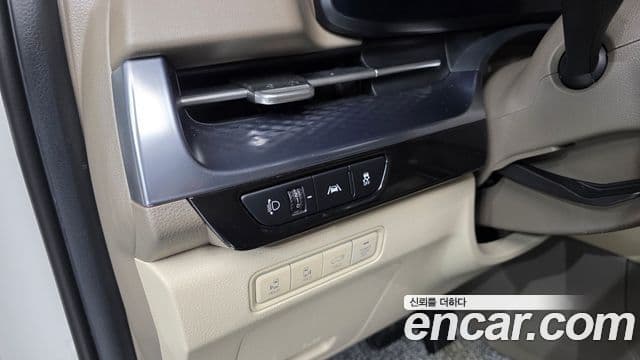 Kia Carnival 2023 — Фото 13/20