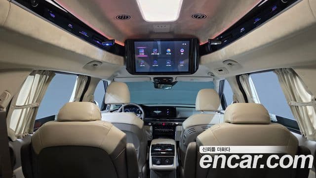 Kia Carnival 2023 — Фото 18/20
