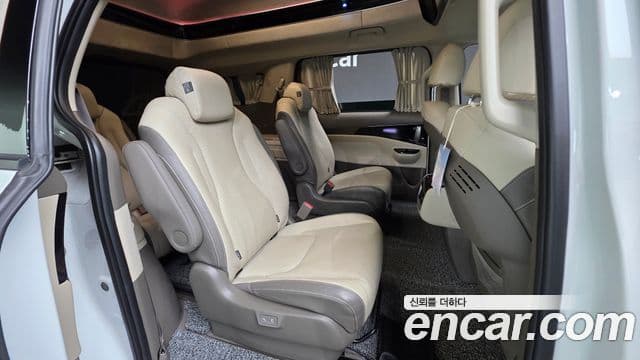 Kia Carnival 2023 — Фото 19/20