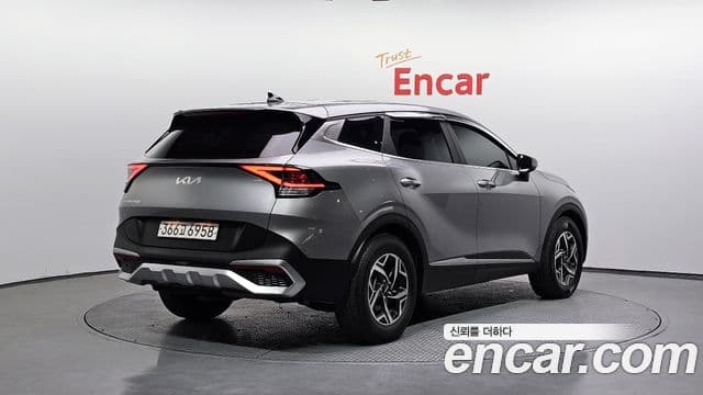 Kia Sportage 2021 — Фото 2/20
