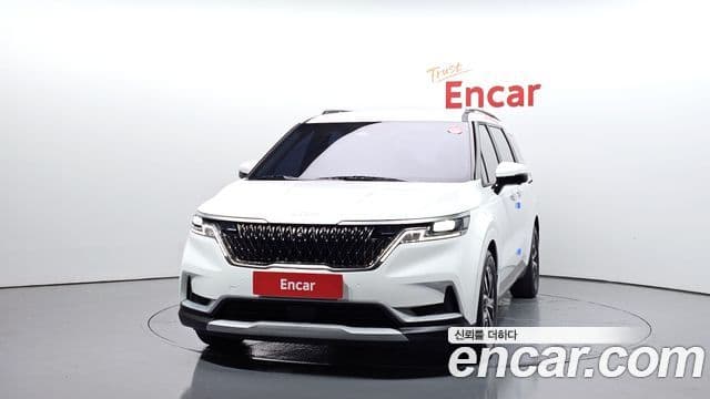 Kia Carnival 2023 — ფოტო 11/20