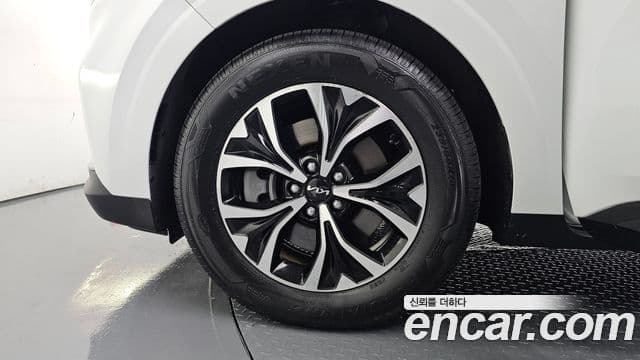 Kia Carnival 2023 — Фото 5/20