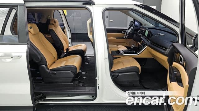 Kia Carnival 2023 — ფოტო 20/20