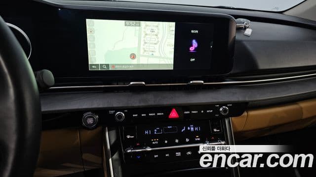 Kia Carnival 2023 — ფოტო 7/20