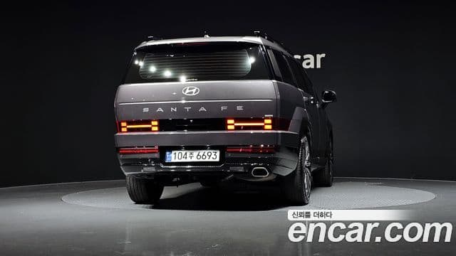 Hyundai Santa Fe 2023 — Фото 4/20