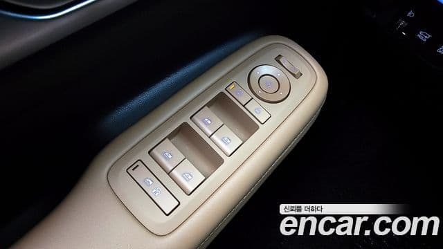 Hyundai Santa Fe 2023 — Фото 16/20