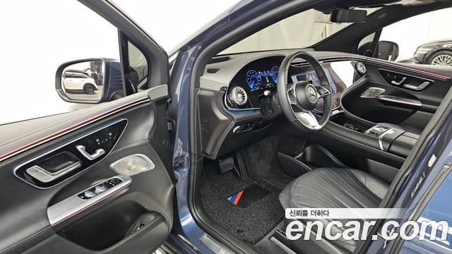 Mercedes-Benz EQE SUV 2023 — Şəkil 13/20