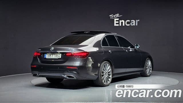 Mercedes-Benz E-Class 2020 — ფოტო 2/20