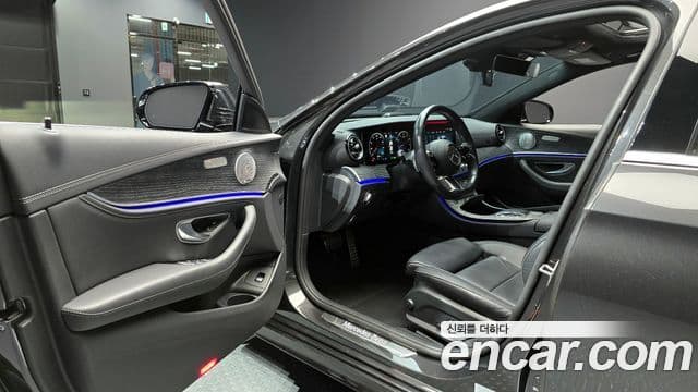 Mercedes-Benz E-Class 2020 — ფოტო 11/20