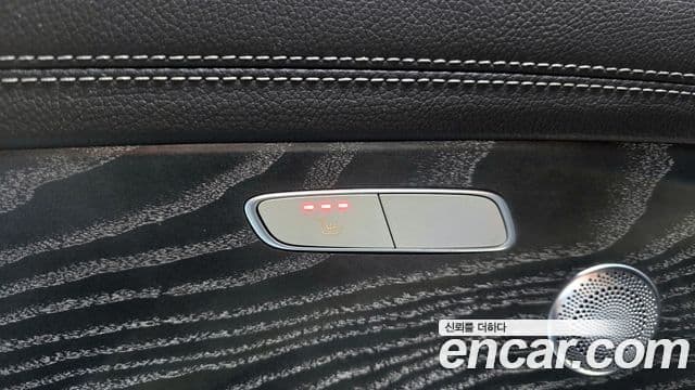 Mercedes-Benz E-Class 2020 — ფოტო 16/20