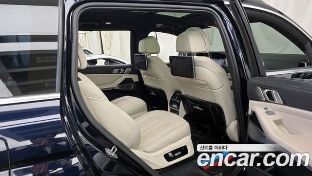 BMW X7 2021 — ფოტო 12/20