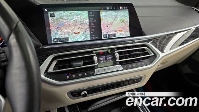 BMW X7 2021 — ფოტო 14/20