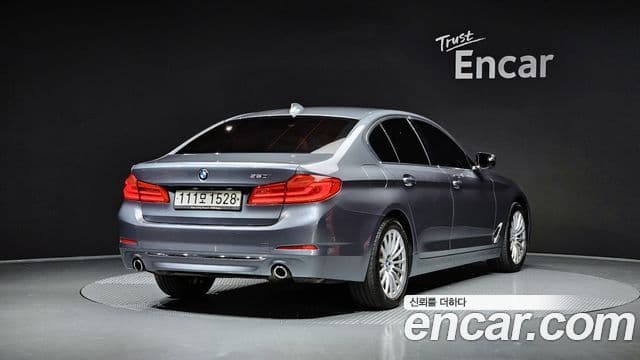 BMW 5 Series 2019 — Şəkil 2/20