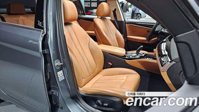 BMW 5 Series 2019 — Şəkil 10/20