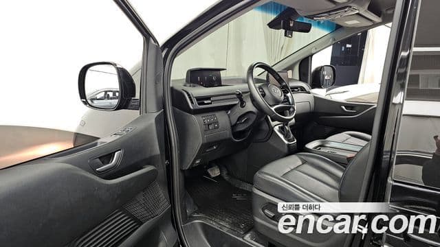 Hyundai Staria 2022 — фото 10 из 20