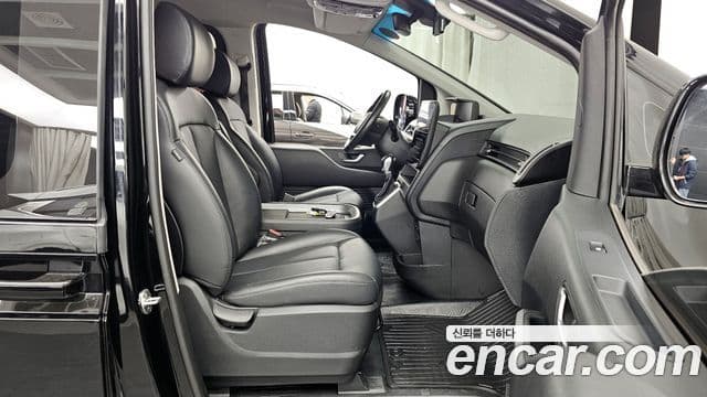 Hyundai Staria 2022 — фото 11 из 20