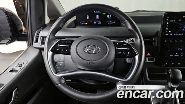 Hyundai Staria 2022 — фото 13 из 20