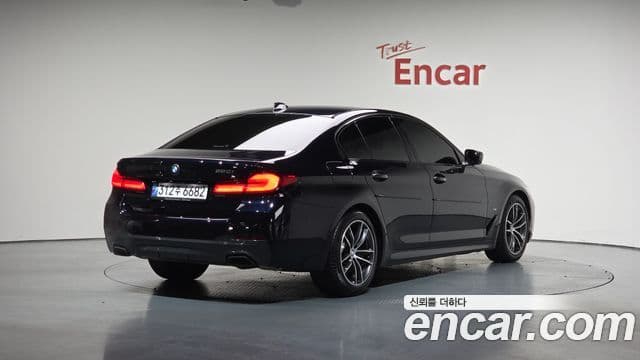 BMW 5 Series 2023 — ფოტო 2/20