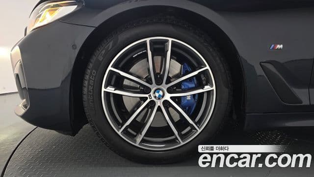 BMW 5 Series 2023 — ფოტო 5/20