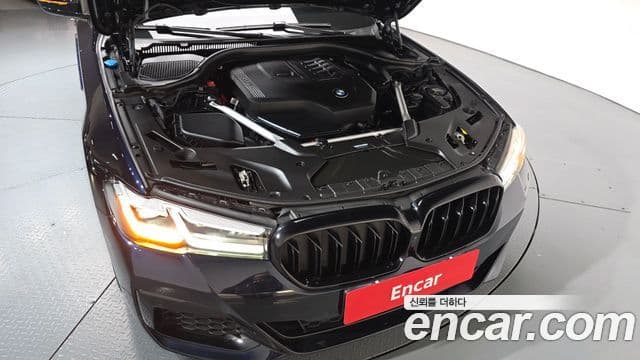 BMW 5 Series 2023 — ფოტო 6/20