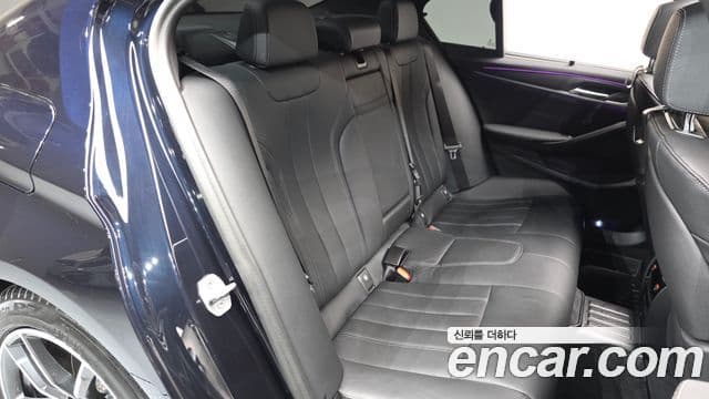 BMW 5 Series 2023 — ფოტო 12/20