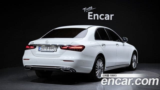 Mercedes-Benz E-Class 2023 — Şəkil 1/20