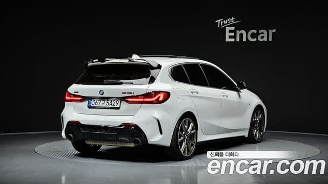 BMW 1 Series 2022 — Фото 2/20