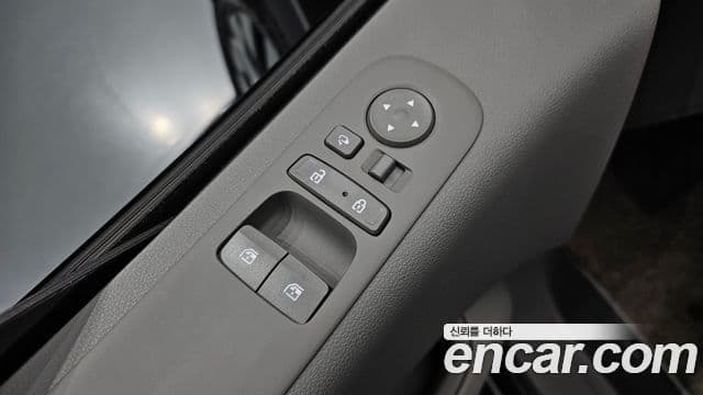Hyundai Staria 2023 — Şəkil 16/20