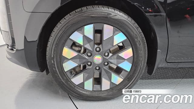 Hyundai Staria 2022 — ფოტო 2/20