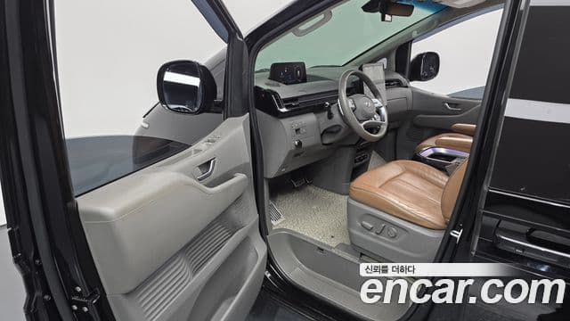 Hyundai Staria 2022 — ფოტო 8/20