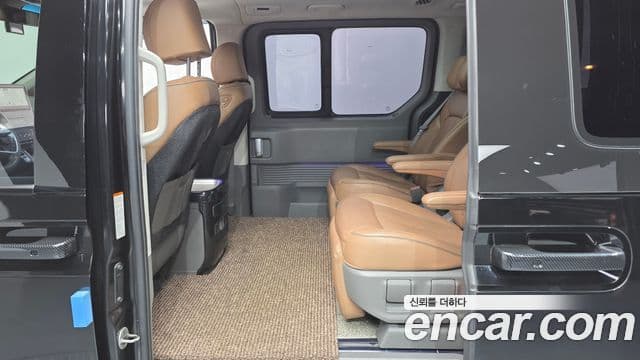 Hyundai Staria 2022 — ფოტო 7/20