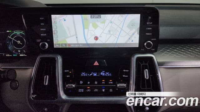 Kia Sorento 2022 — ფოტო 14/20