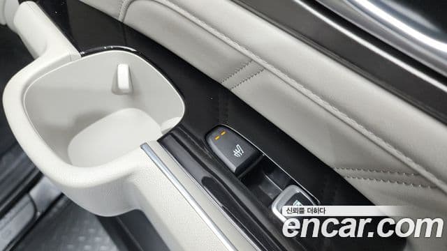 Kia Sorento 2022 — ფოტო 19/20