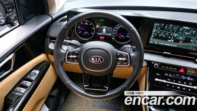Kia Carnival 2020 — ფოტო 13/20