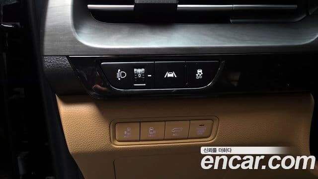 Kia Carnival 2020 — ფოტო 17/20