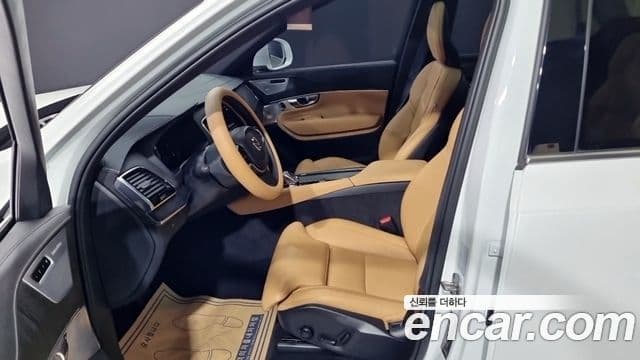 Volvo XC90 2023 — ფოტო 10/17