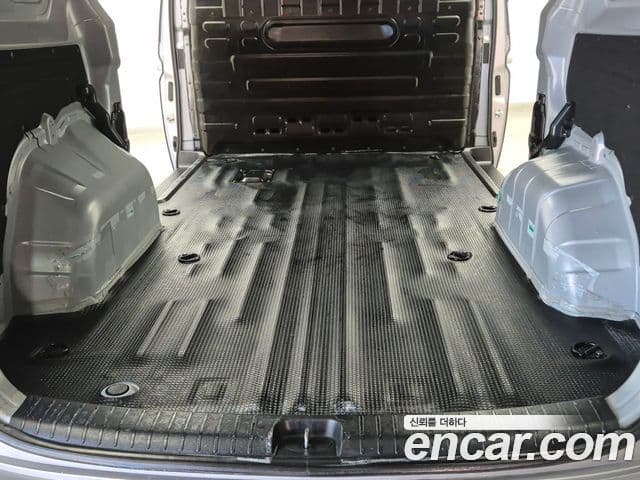 Hyundai Staria 2023 — фото 7 из 20
