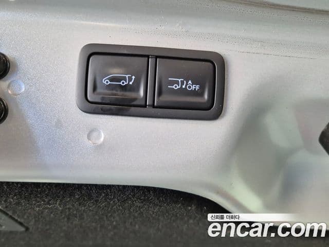 Hyundai Staria 2023 — ფოტო 8/20