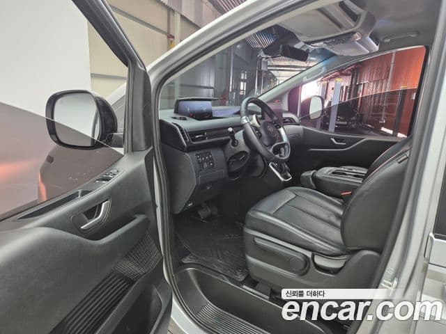 Hyundai Staria 2023 — ფოტო 12/20