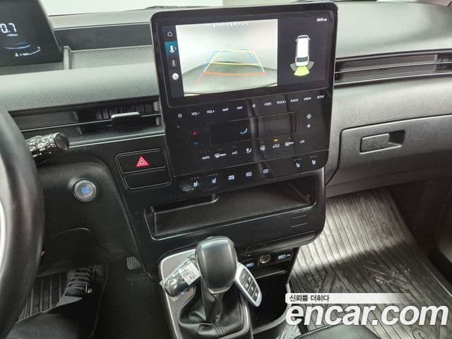 Hyundai Staria 2023 — ფოტო 14/20