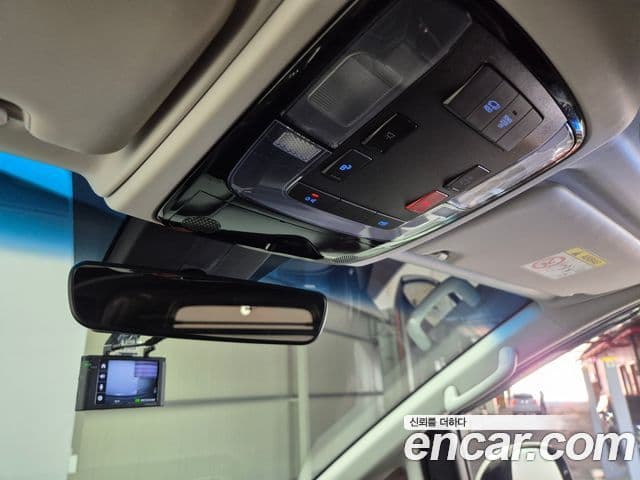 Hyundai Staria 2023 — фото 15 из 20