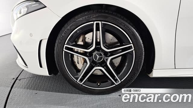 Mercedes-Benz A-Class 2020 — Şəkil 5/20